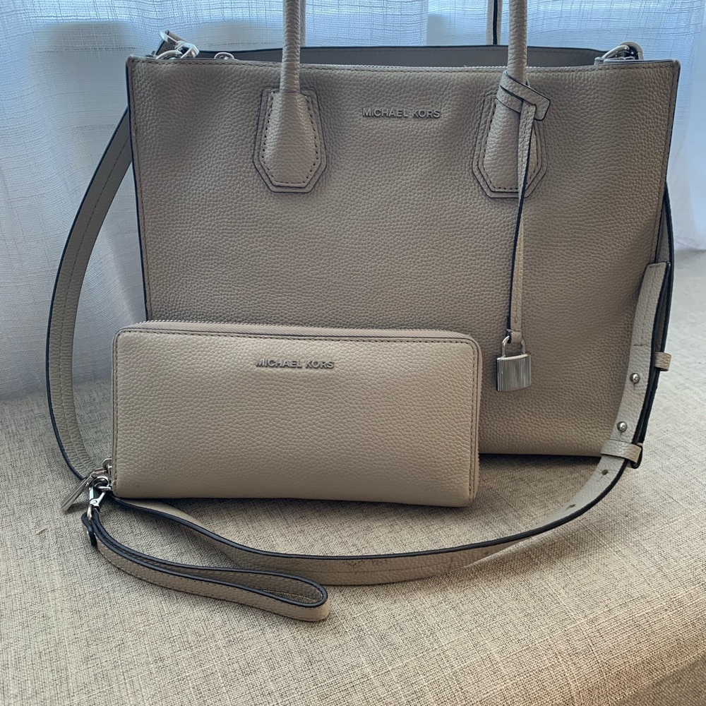 Large Michael kors Mercer & Pocketbook Cement Grey